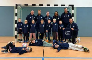 ••• Neue Hoodies für unsere F- und G-Junioren •••