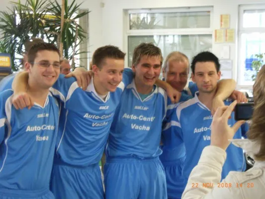 2. Mannschaft im Opel-Autohaus