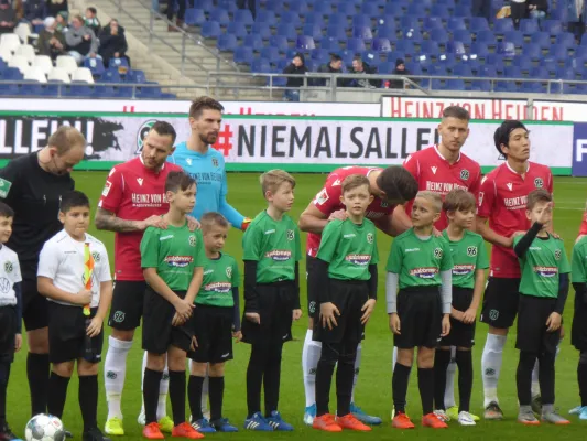 * FSV-Kids waren Einlaufkinder bei  Hannover 96 **