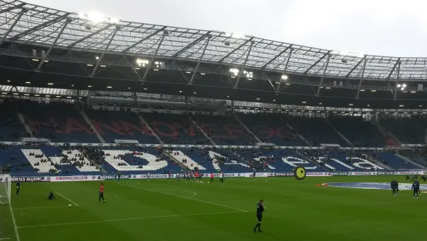 * FSV-Kids waren Einlaufkinder bei  Hannover 96 **