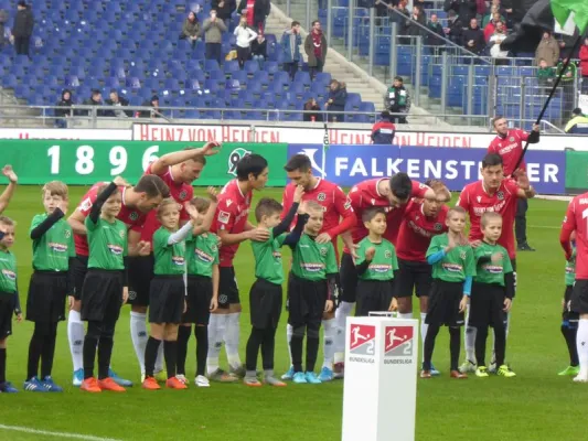 * FSV-Kids waren Einlaufkinder bei  Hannover 96 **