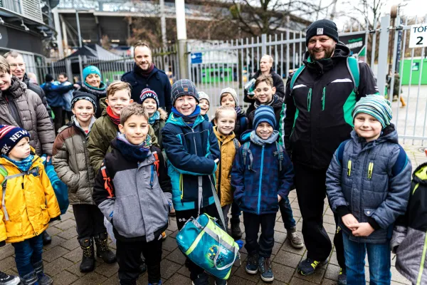 * FSV-Kids waren Einlaufkinder bei  Hannover 96 **